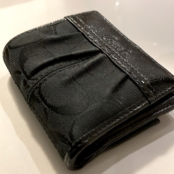 GUC Coach women’s wallet - Picture 6 of 7